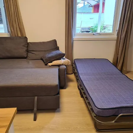 Appartement Apartment, 1 Bedrom, High Standard, Right By Airport, With Bed Linen